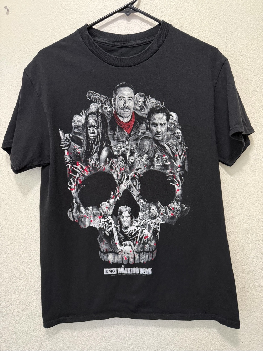 The Walking Dead Black Graphic Short-Sleeve Tee - Skull Montage
